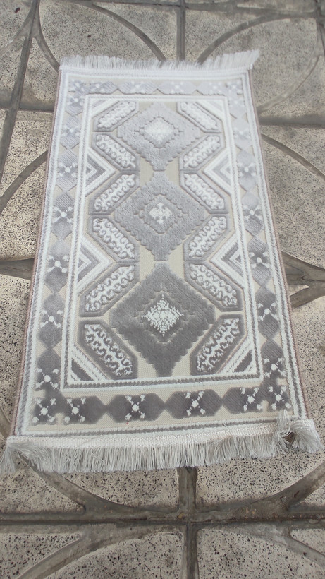 پادری فرشی ریشه دار